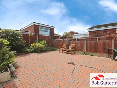 ENCLOSED REAR GARDEN